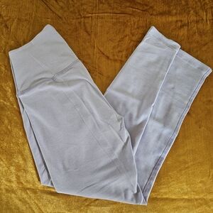Beyond Yoga Light lavendar leggings
